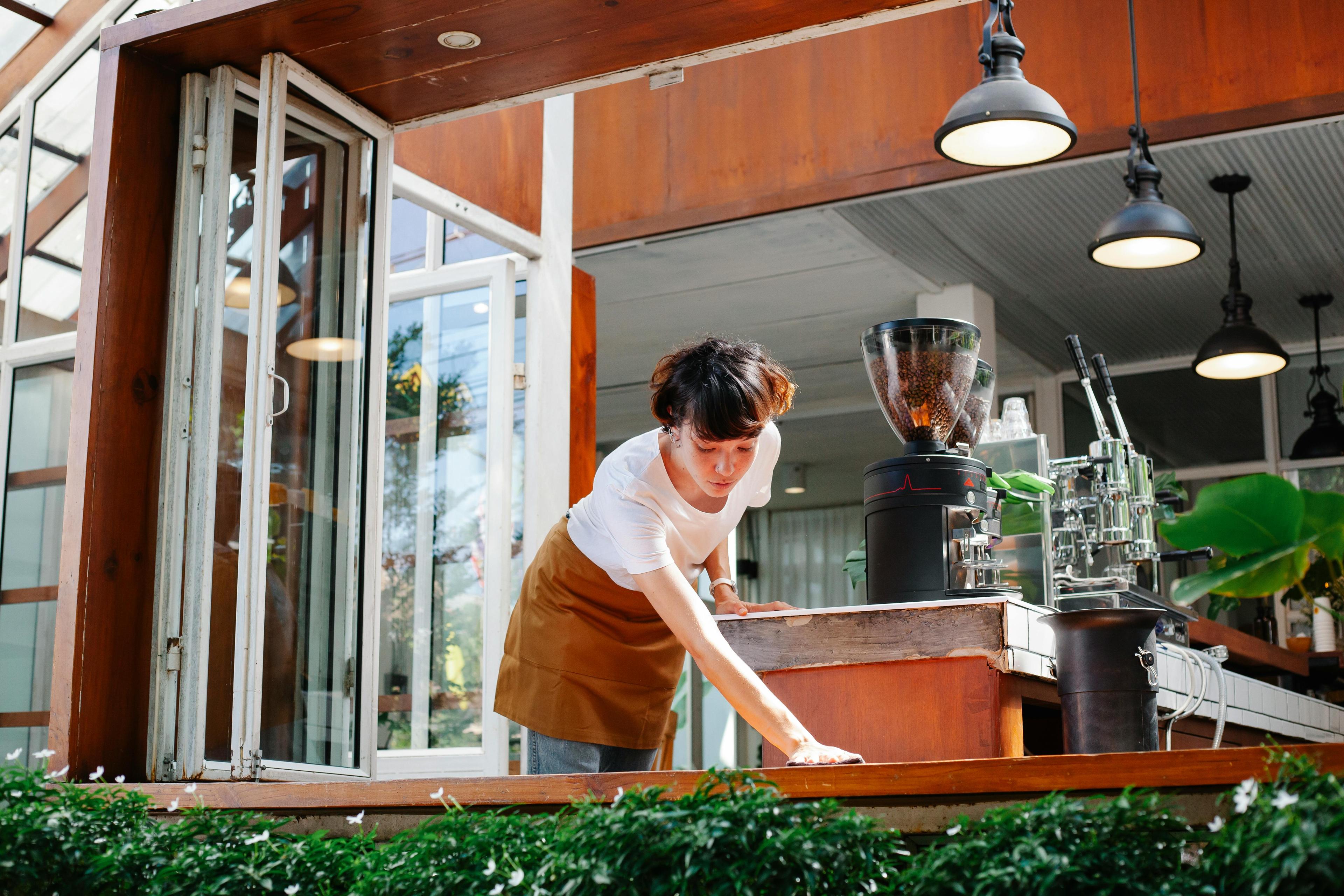 Deep cleaning service with detailed wiping