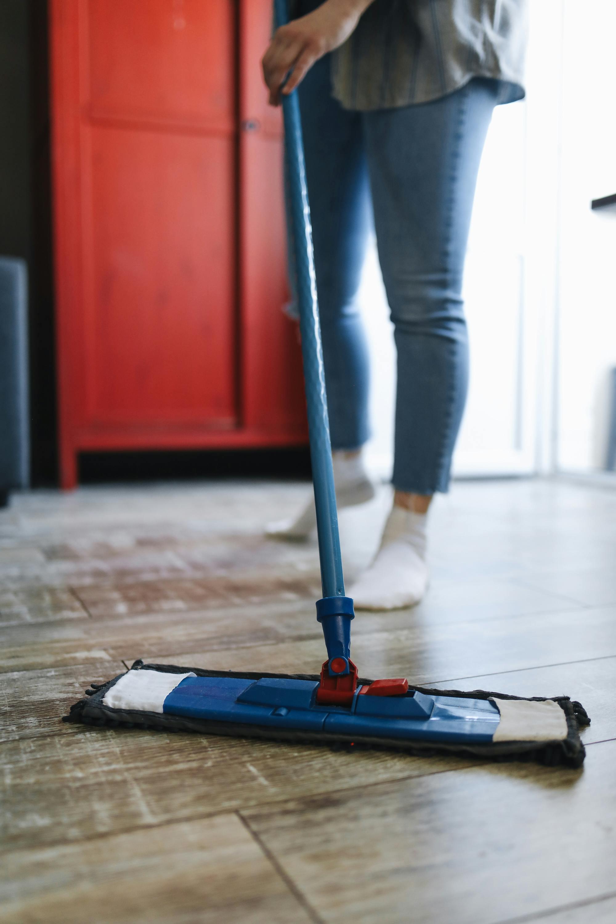 Move-out cleaning service with mopping